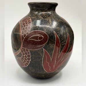 Douglas Lopez Aleyda Cano Studio Nicaragua Pottery Vase Turtles Motif Signed 5”